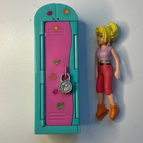 Stylish Doll with Pink and Orange Wardrobe Set - Picture 5 of 6